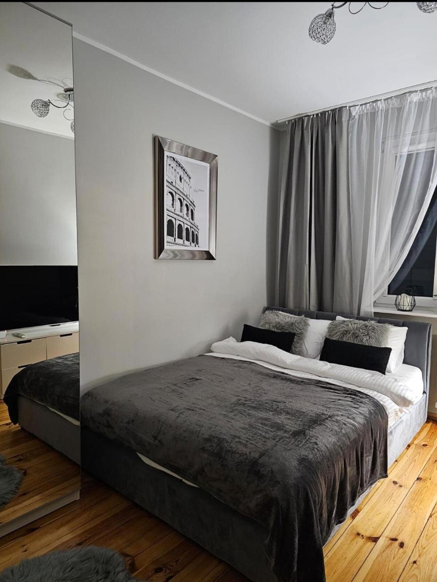 Apartment In Zyrardow 10Min To Suntago מראה חיצוני תמונה