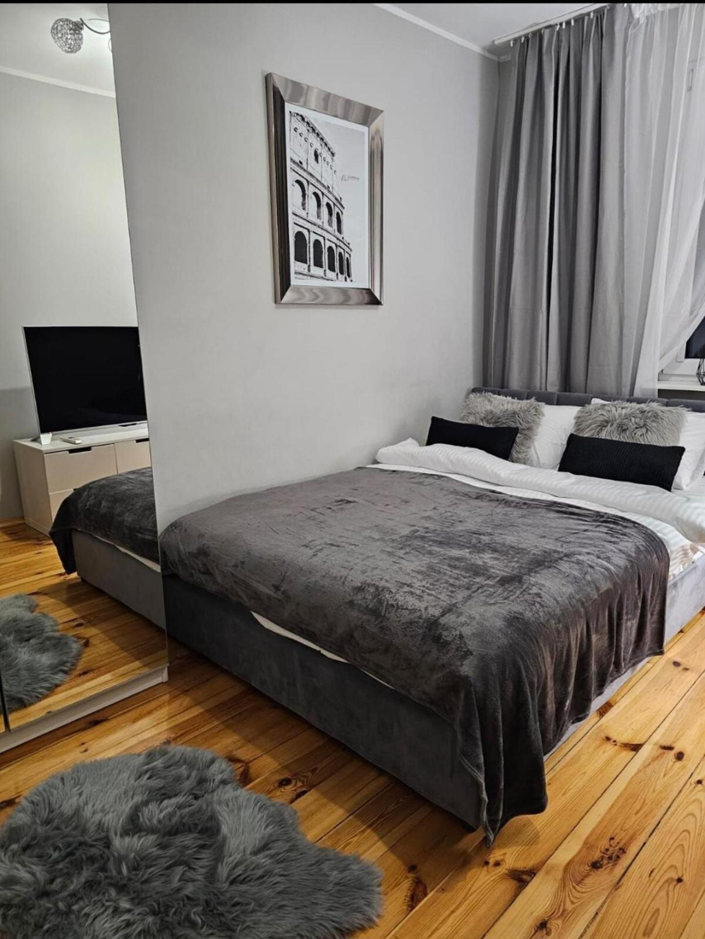 Apartment In Zyrardow 10Min To Suntago מראה חיצוני תמונה